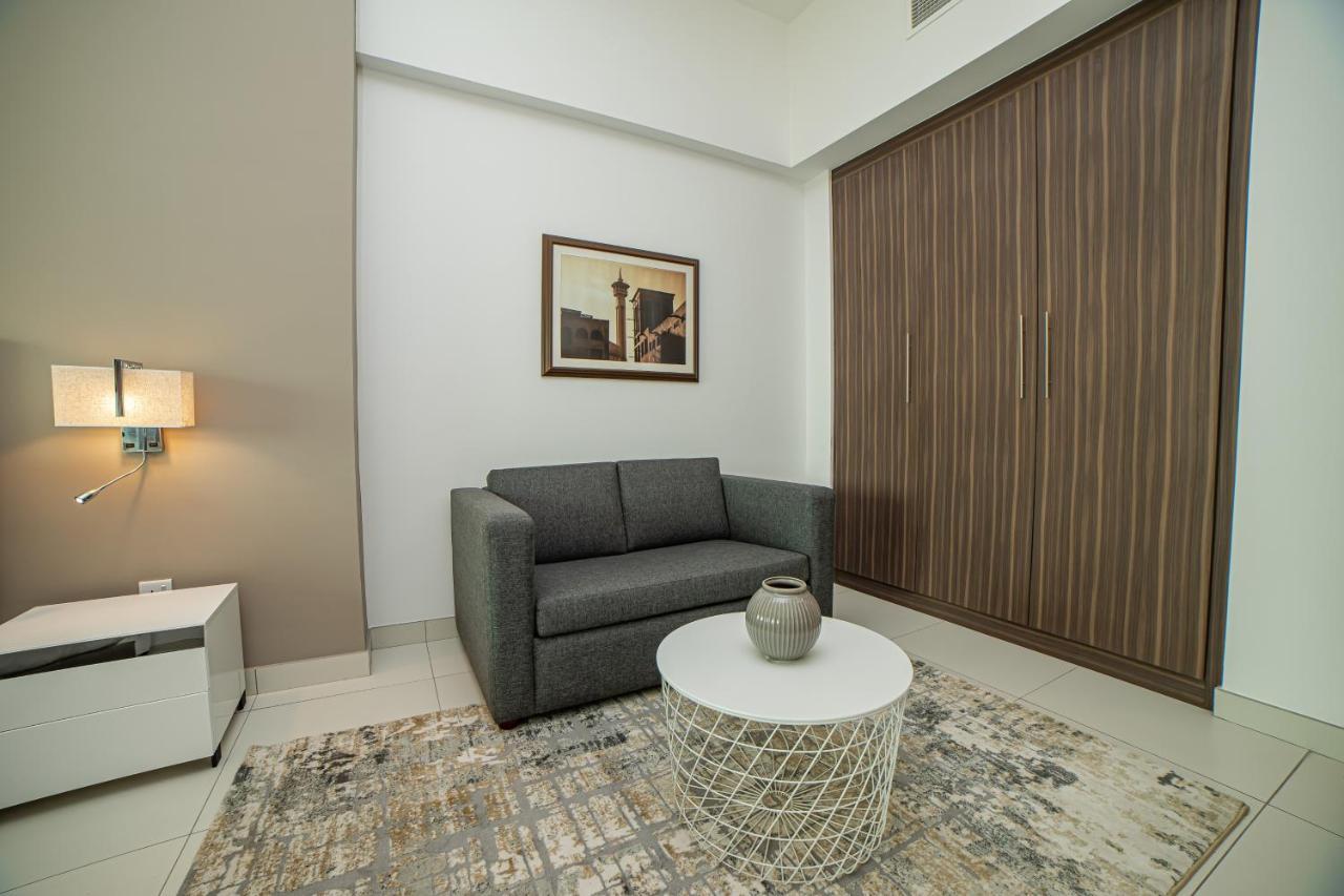 Fantastay Windsor Residence Luxury Studio W Balcony, Pool, Gym, Wifi, Sauna Lägenhet Dubai