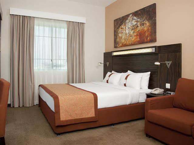 Hotel Holiday Express Dubai, Jumeirah By Ihg 3*