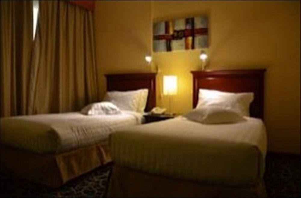 Richmond Greens 3*