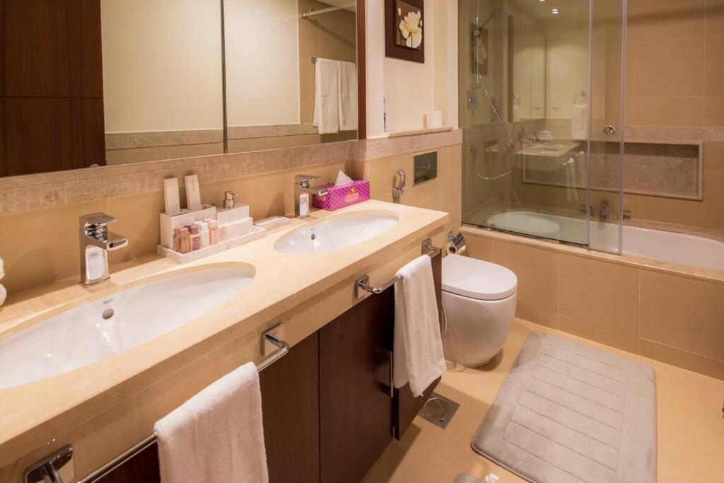 First Class 2br With Full Burj Khalifa And Fountain View Apartemen