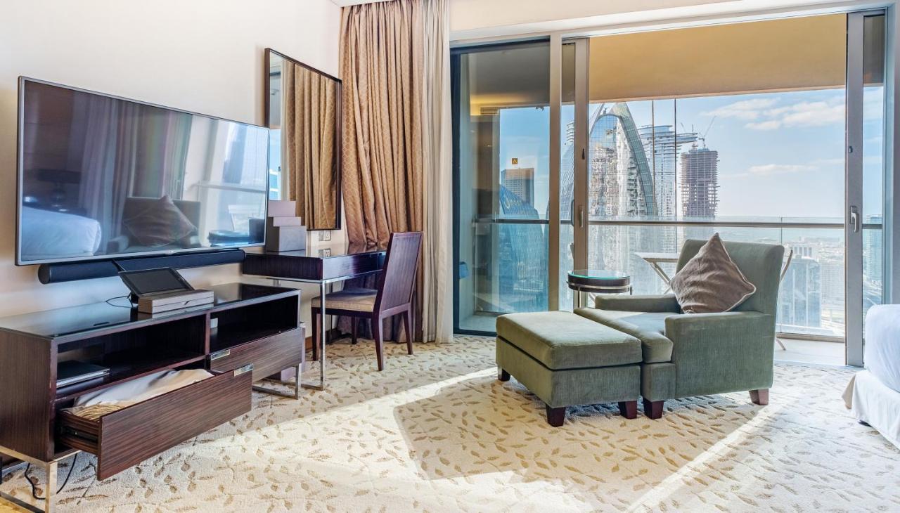 Luxury At Mall * Dubai