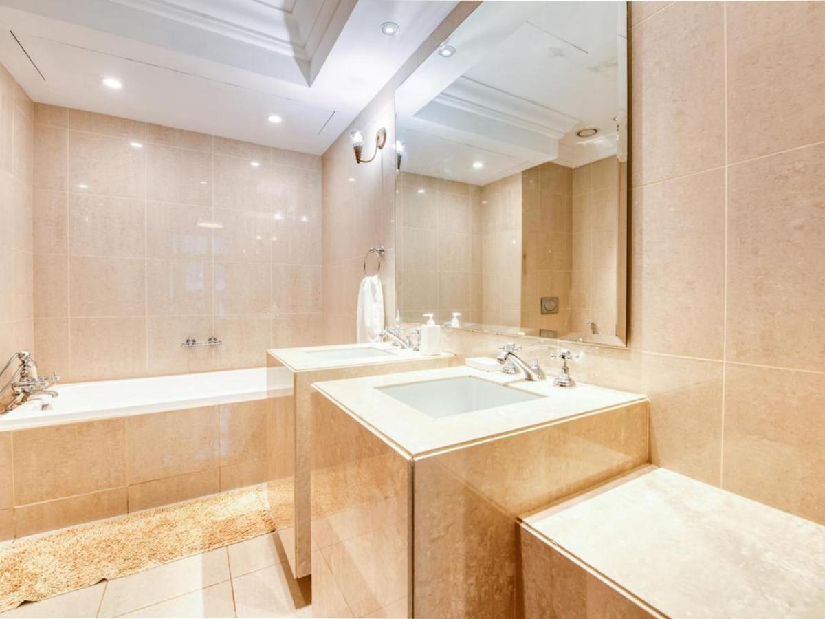 Apartamento Rh- Burj Khalifa View, 1 Bedroom Apartment Near Souk Al Bahar *