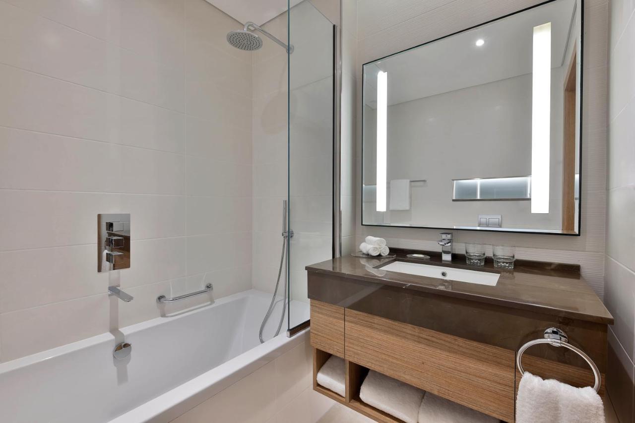 By Marriott Al Jaddaf Hotel Dubái