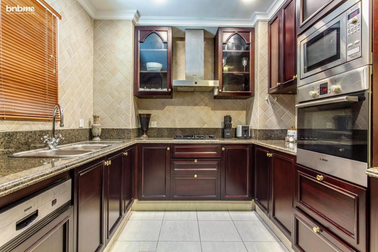 Bnbmehomes - Traditional Meets Modern In Downtown - 5041 Dubái