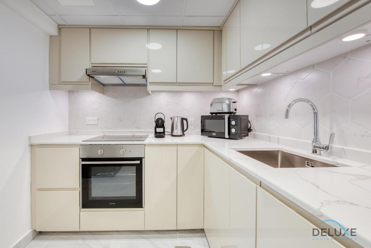 Outstanding 3br At Sadaf 7 Jbr By Deluxe Homes Apartamento *