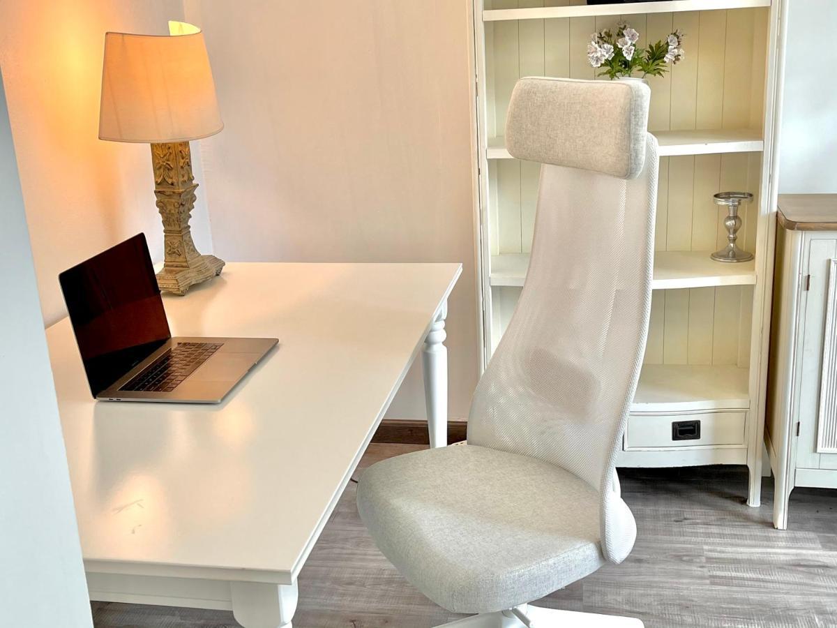Apartment Luxury - Beachfront - Spacious Shoreline Residences - 5 Star Private Dubai