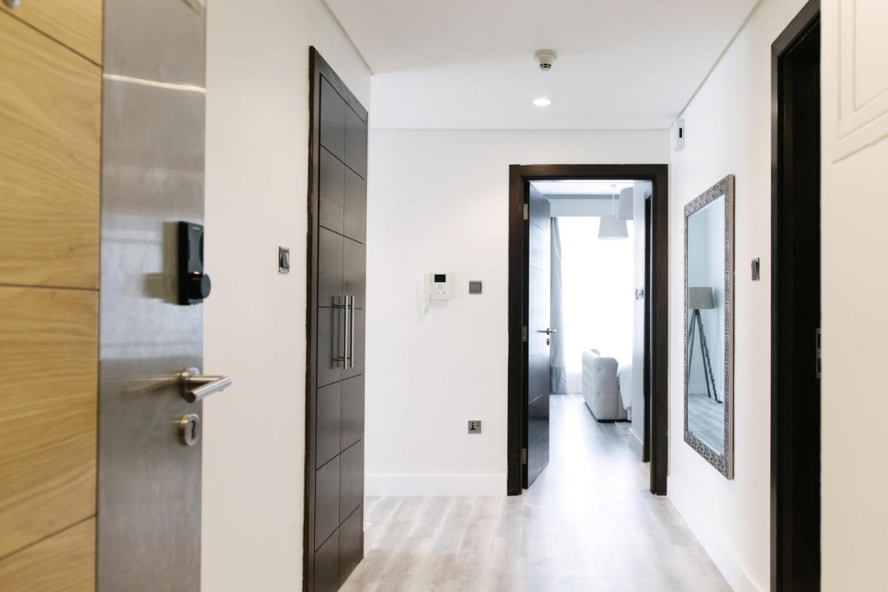 Boutique Living - Burj Views Downtown Apartamento Dubái