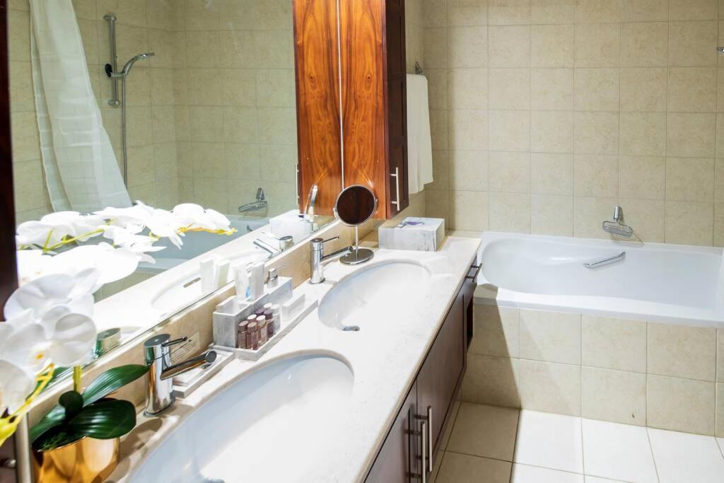 First Class 2br With Full Burj Khalifa And Fountain View Dubái