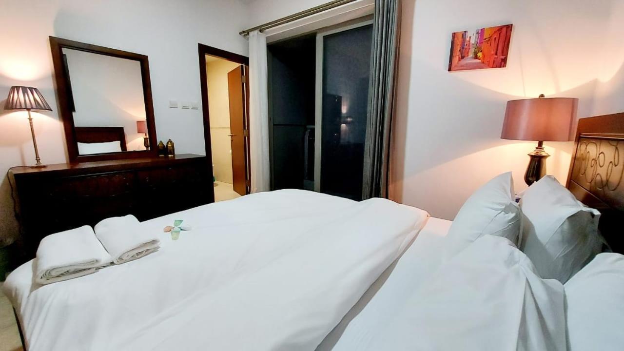 3 Bedroom Sea View Princess Marina ! Walk To Beach Dubái