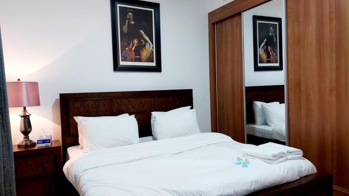 3 Bedroom Sea View Princess Marina ! Walk To Beach Apartamento