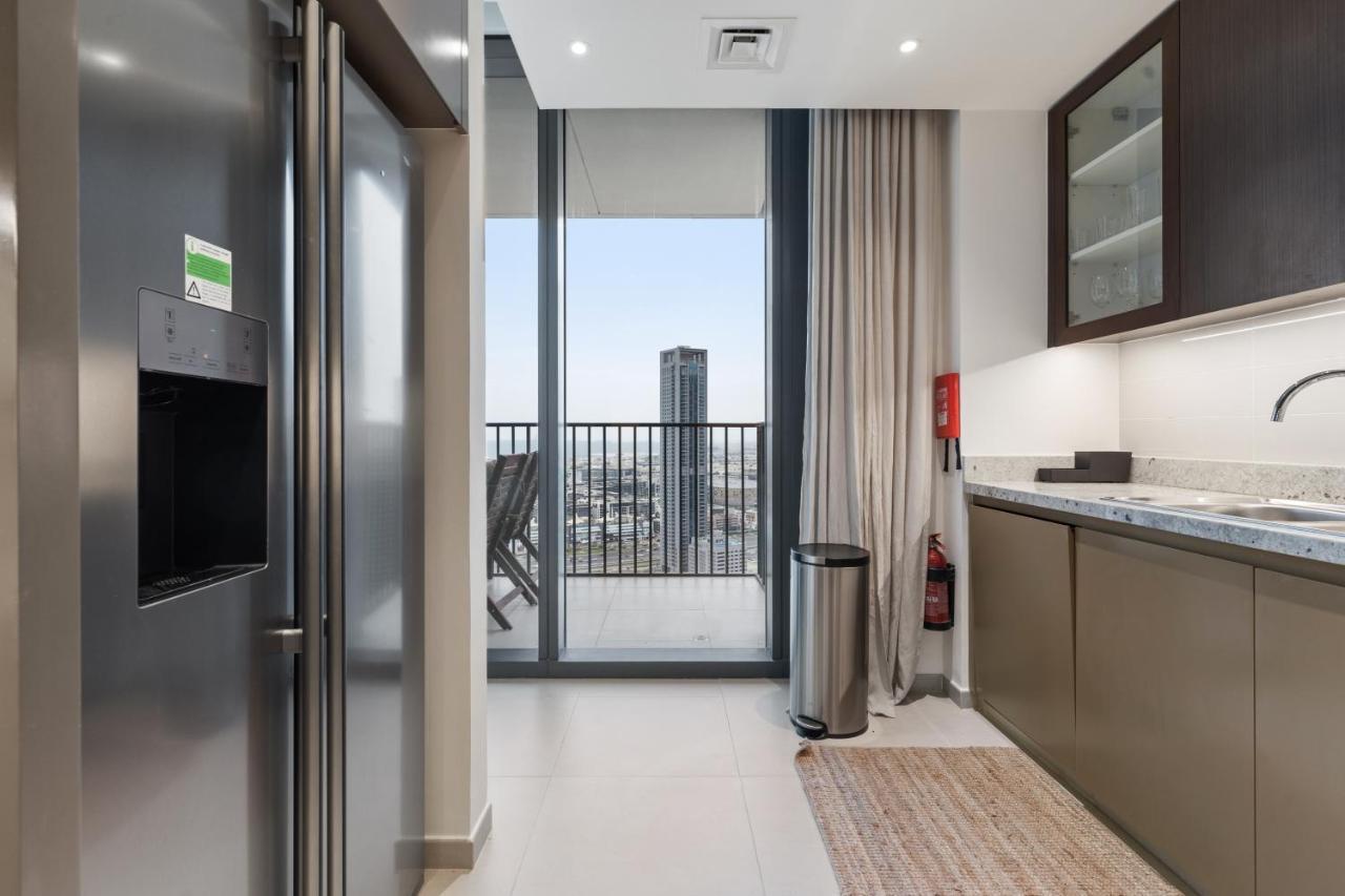 Appartamento Breathtaking Views From Dt With Terrace Dubai