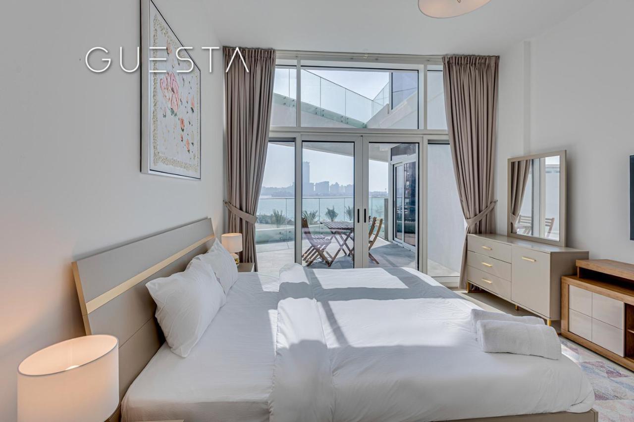 Apartemen Azizi Mina The Palm, Free And Pool Access