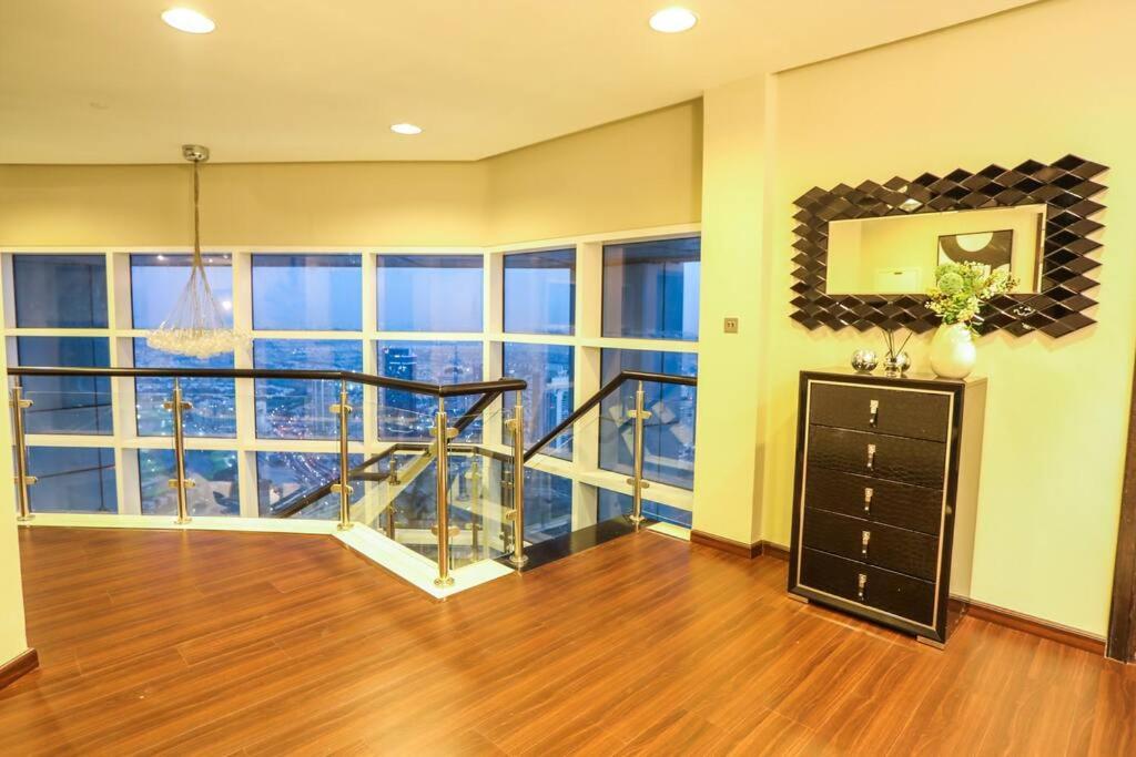 Apartment Highrise On The 74th Floor Dubai