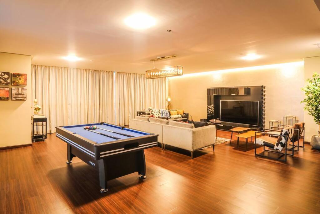 Apartment Highrise On The 74th Floor