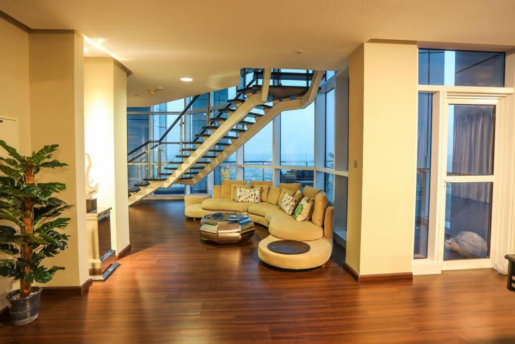 Highrise On The 74th Floor Apartment Dubai