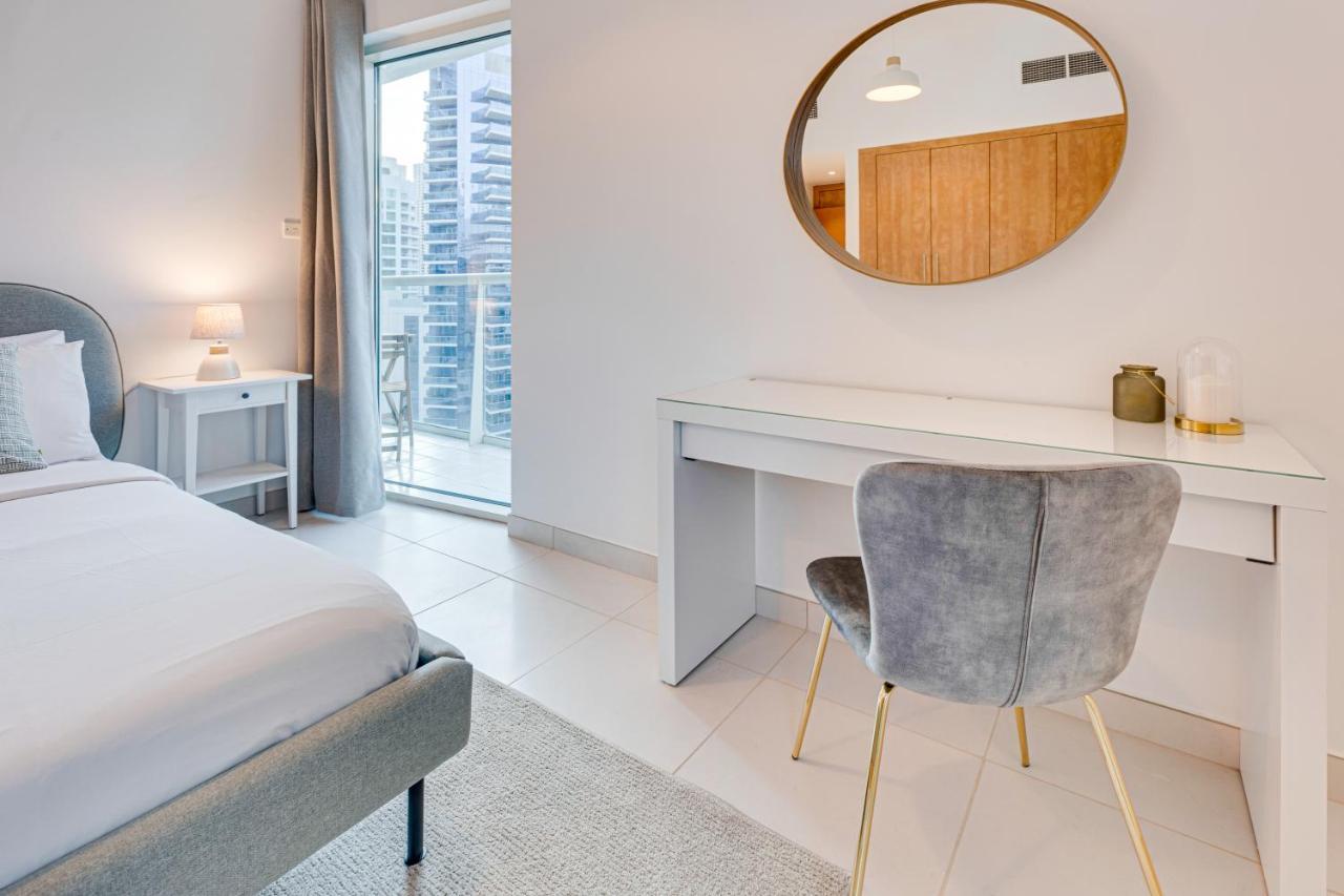 Apartment Great Views From New In Marina *