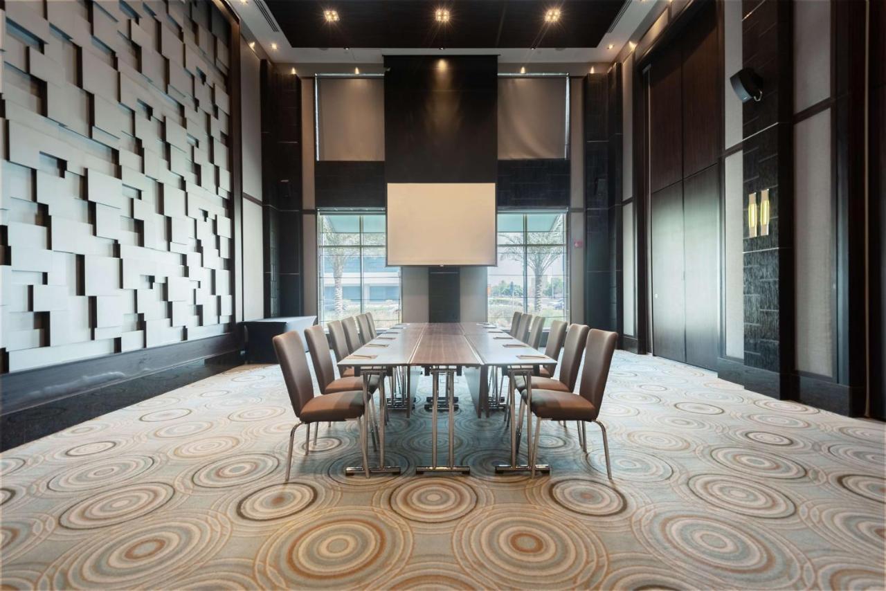 Radisson Blu Hotel, Media