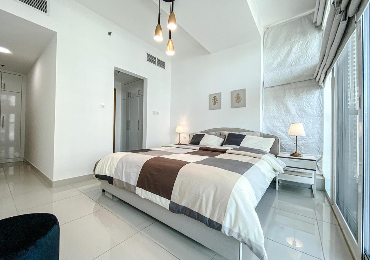 Walk To The Beach Or Enjoy The Amazing View From The Balcony Dubái
