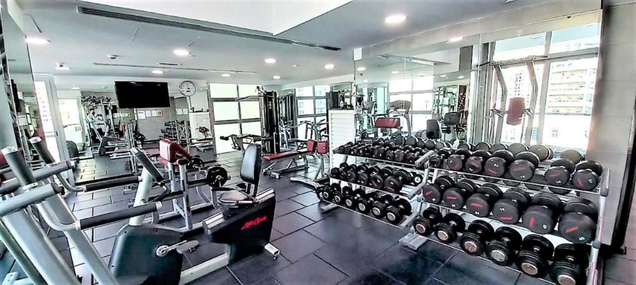 Gorgeous 1 Bed With Balcony - Walk Distance Appartement Dubaï