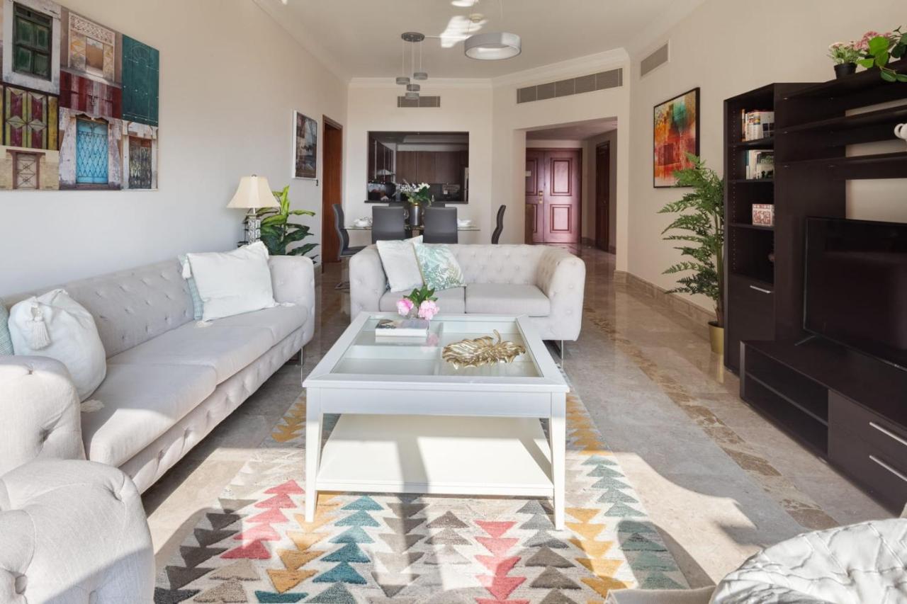Frank Porter - Fairmont Palm Residences *