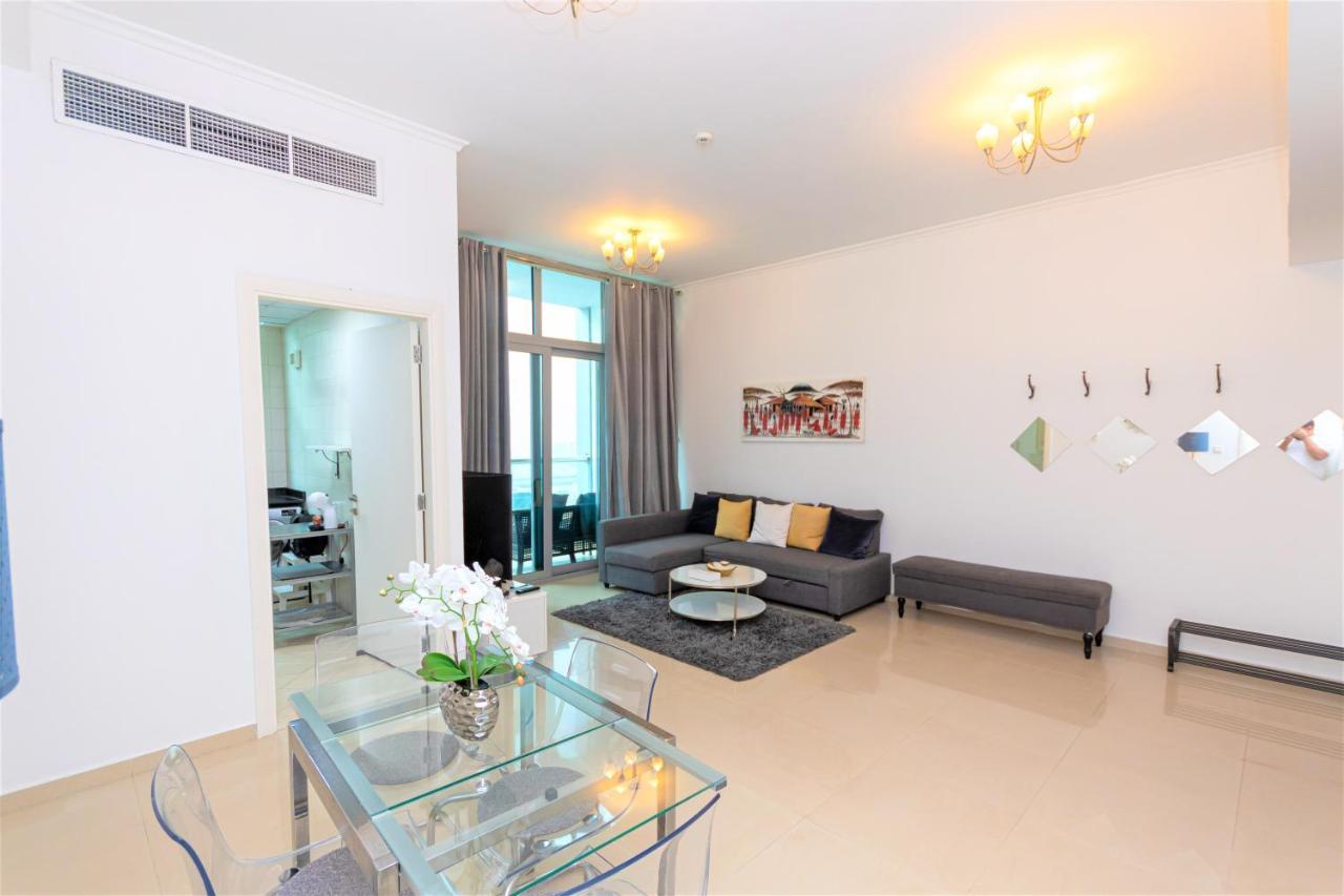 Gorgeous 1 Bed With Balcony - Walk Distance * Dubaï