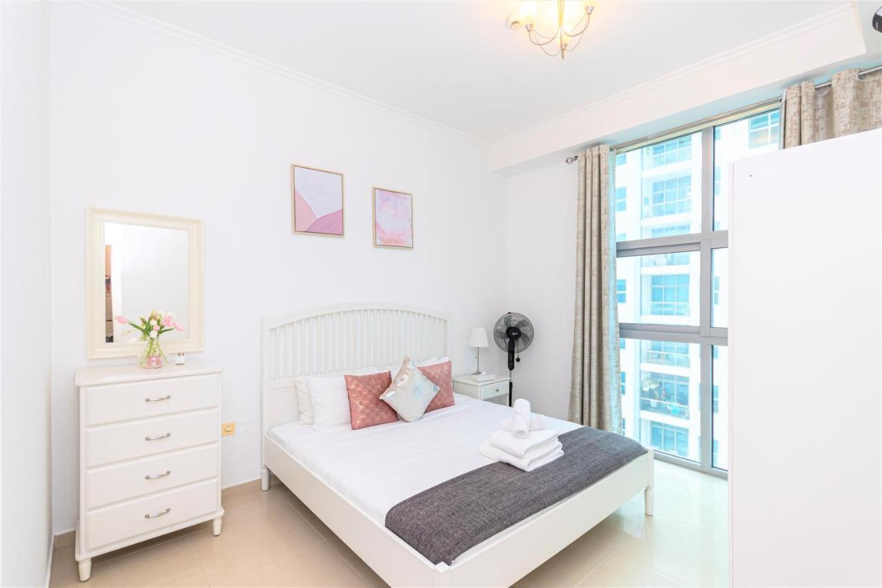 Gorgeous 1 Bed With Balcony - Walk Distance