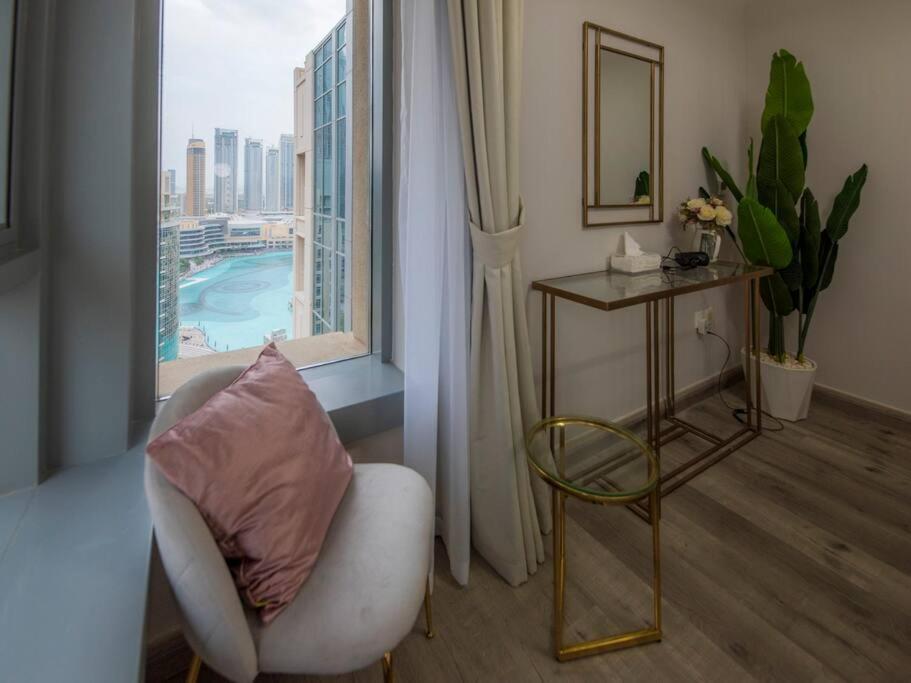 Apartment First Class 2br With Full Burj Khalifa And Fountain View Dubai