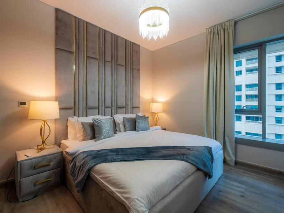 Apartment First Class 2br With Full Burj Khalifa And Fountain View