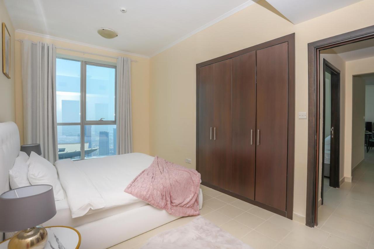 Luxury - Marina , 65 Floor , 2bed Apartment *
