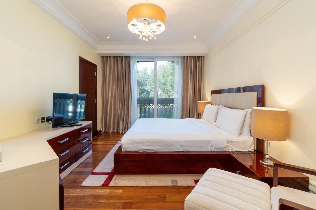 Royal Club By Rvhr, Grandeur Crescent Palm Jumeirah Appartement