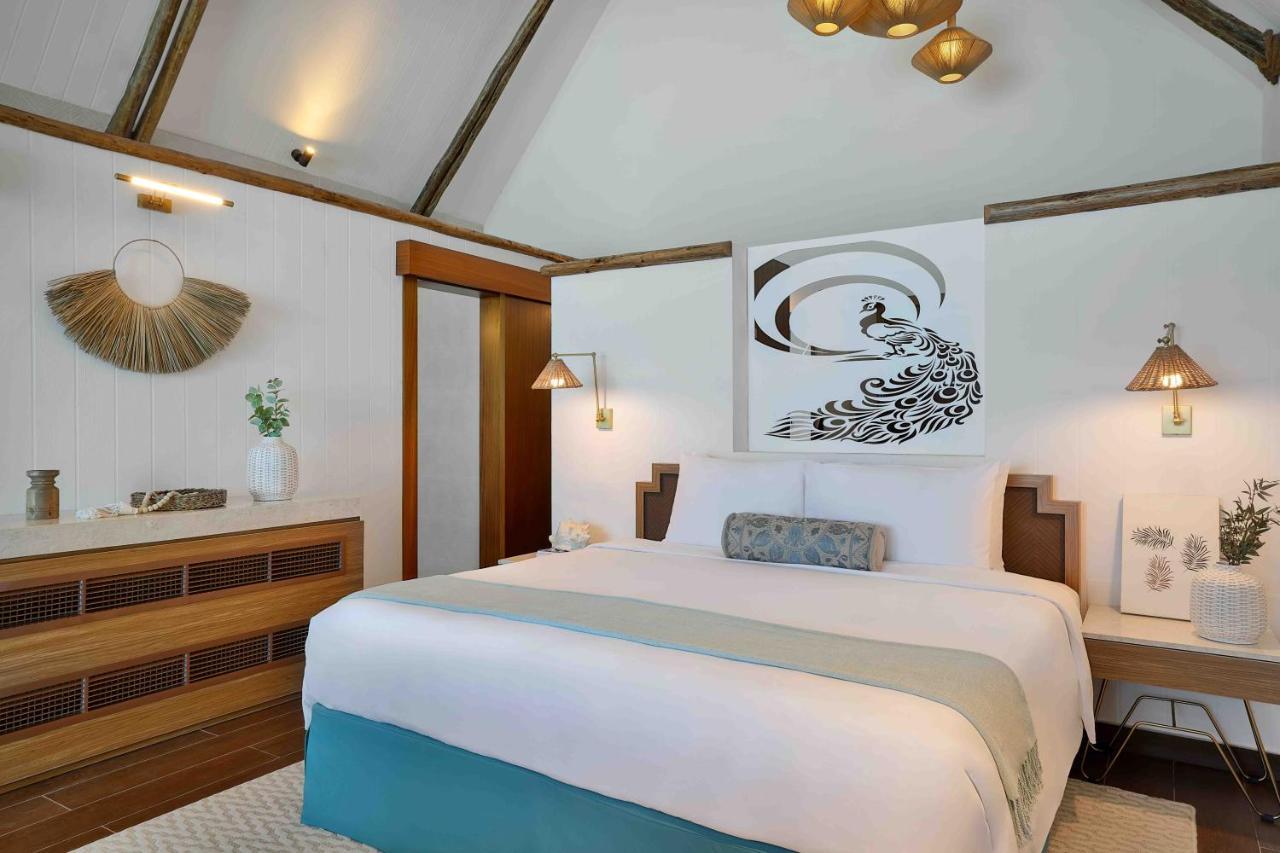 Anantara World Islands Resort