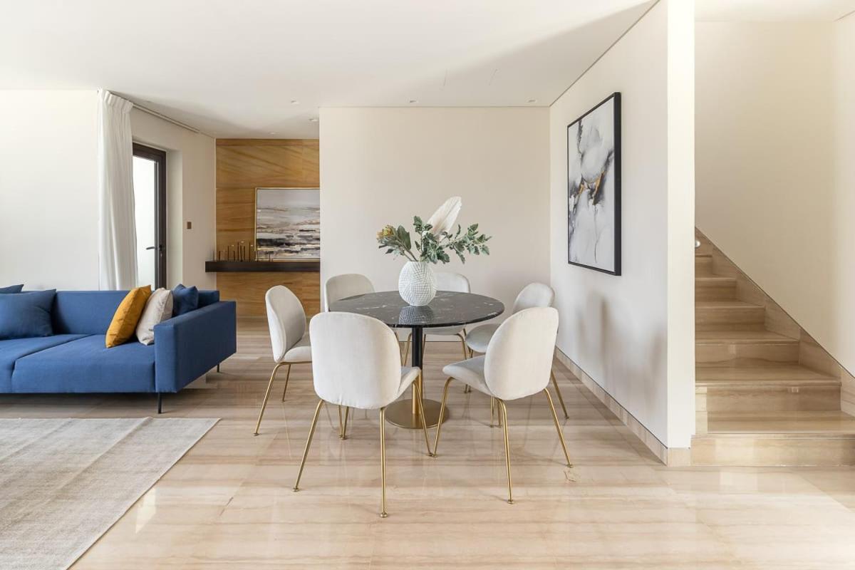 Frank Porter - Damac Hills Veneto Villas * Dubái
