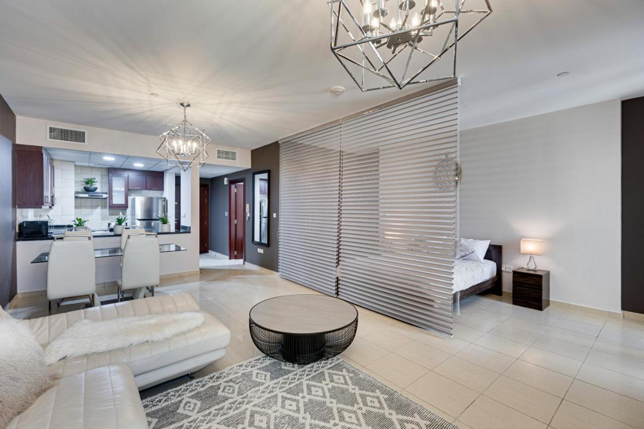 Appartamento Entire Serviced Studio Jbr Sea View Balcony