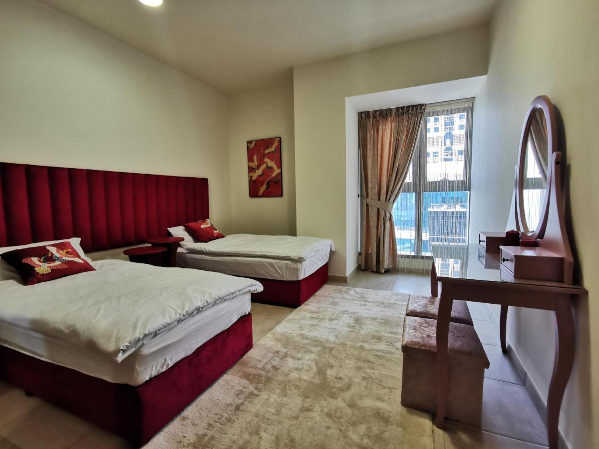 Serenity 3br Palm View In Marina Apartamento