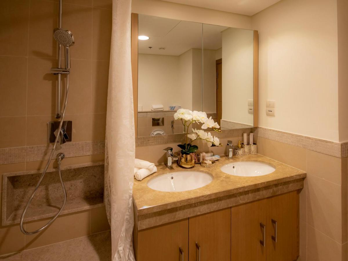 First Class 2br With Full Skyline & Sea View *