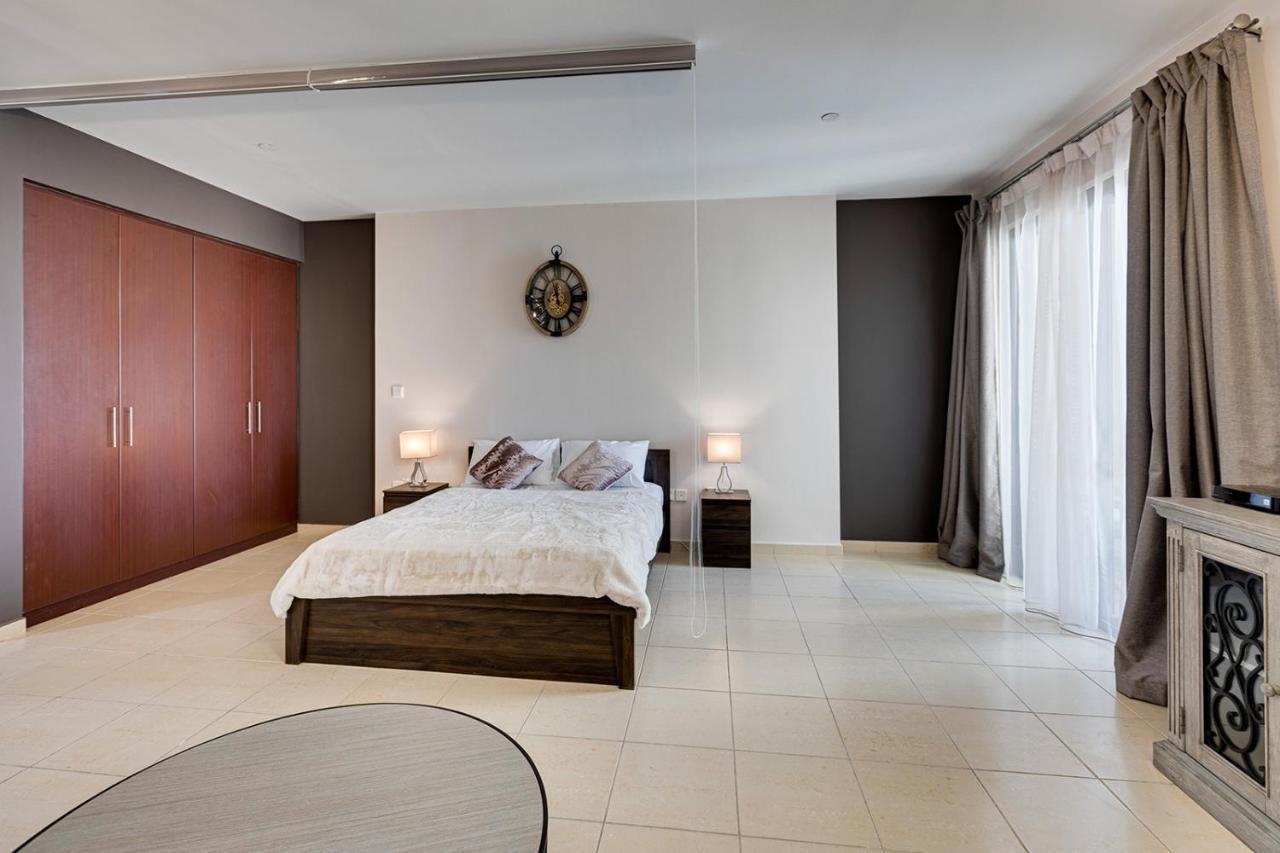 Entire Serviced Studio Jbr Sea View Balcony Appartamento Dubai