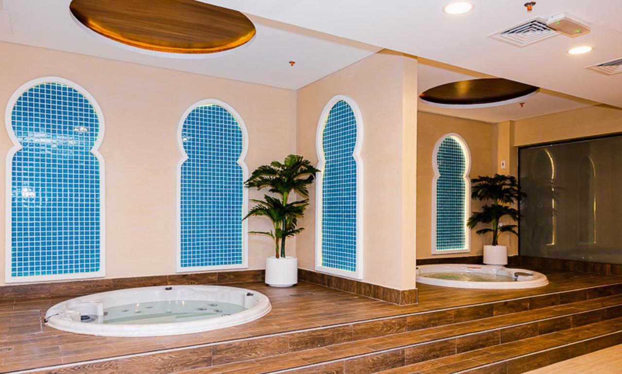 Appartamento Elegant With Lively Vicinity In Dubai's Heart *