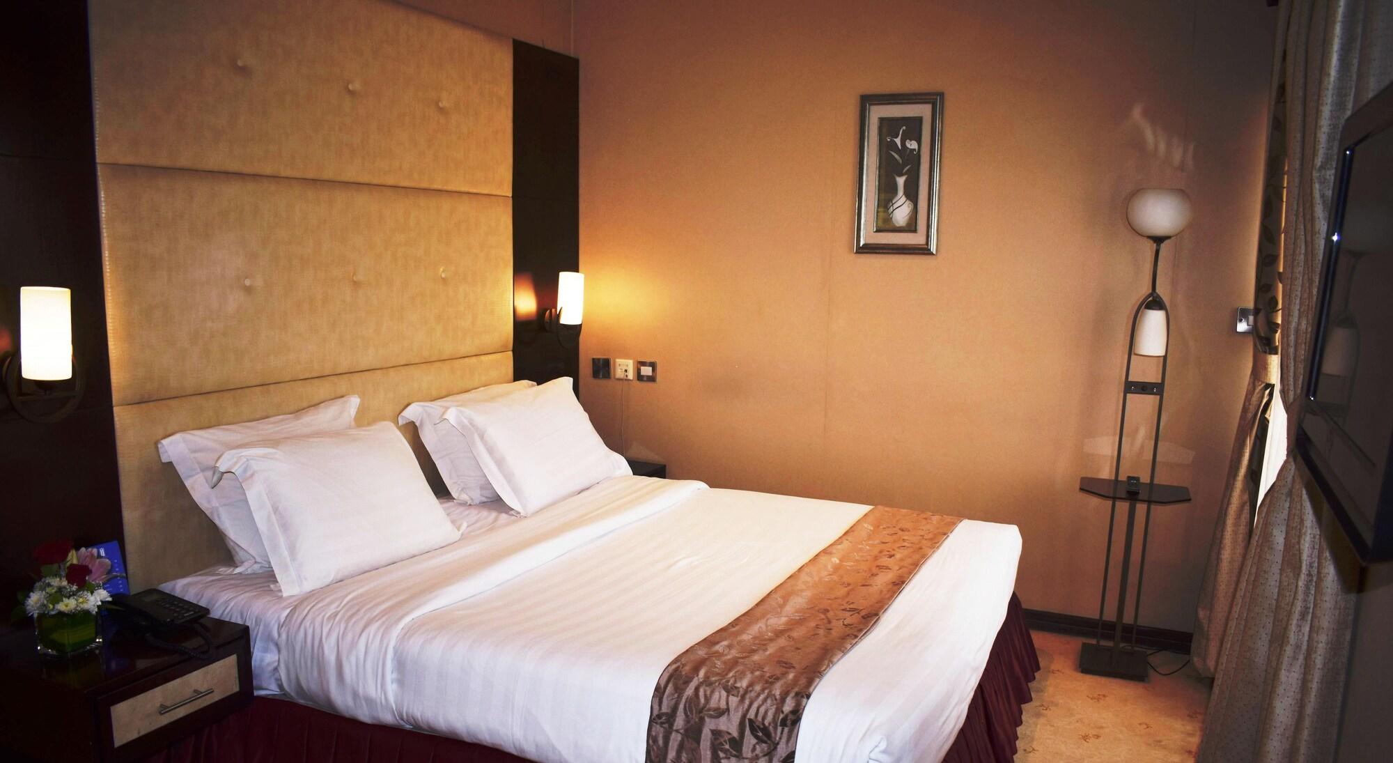 Manhattan Avenue Hotel *