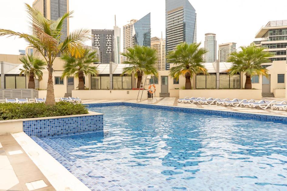 Higuests - Chic Apt Near Marina Walk With Pool And Gym Apartment *