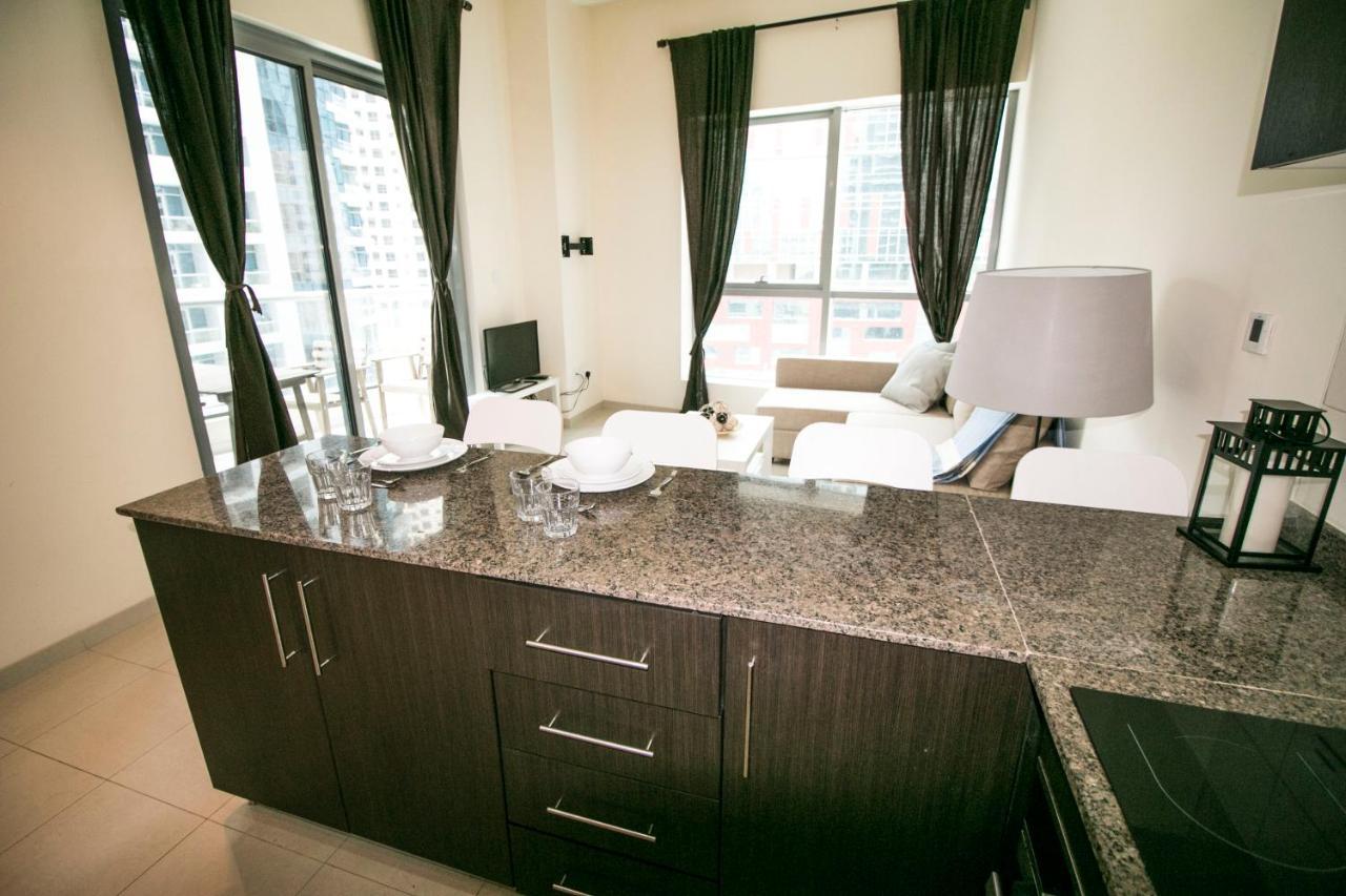 Apartment Higuests - Chic Apt Near Marina Walk With Pool And Gym Dubai