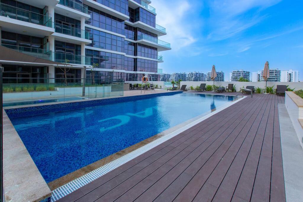 One Bedroom Damac Hills Golf Promenade 2b Lejlighed Dubai