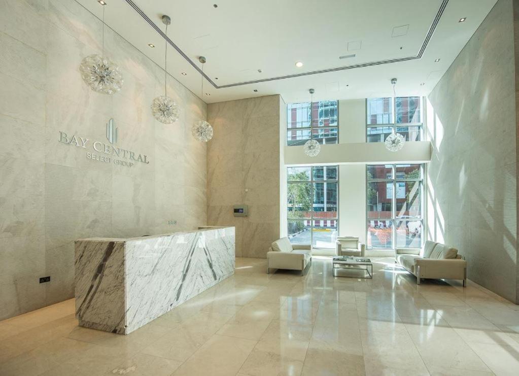 Higuests - Chic Apt Near Marina Walk With Pool And Gym Apartment *