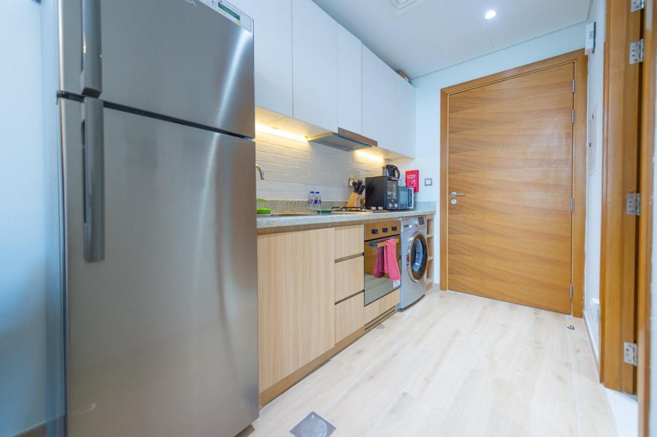 Luxury Escapes - Cozy In Front Of Metro Stn - Access To Gym & Pool - Aura Azizi Apartamento Dubái