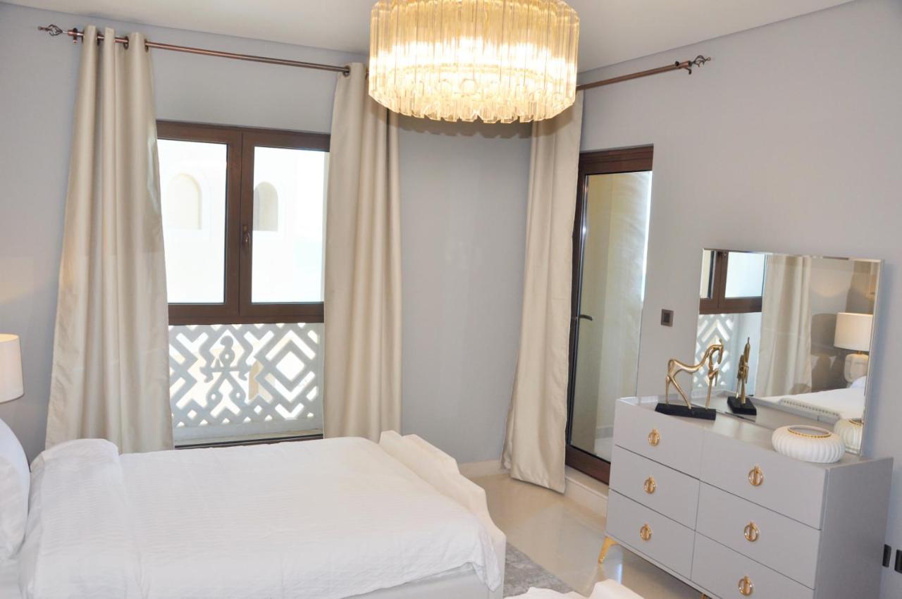 Spacious 4 Bd With Amazing Sea View *