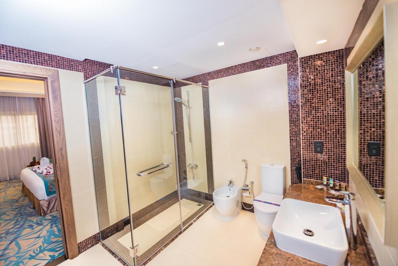 Mena Plaza Albarsha Hotel 4*