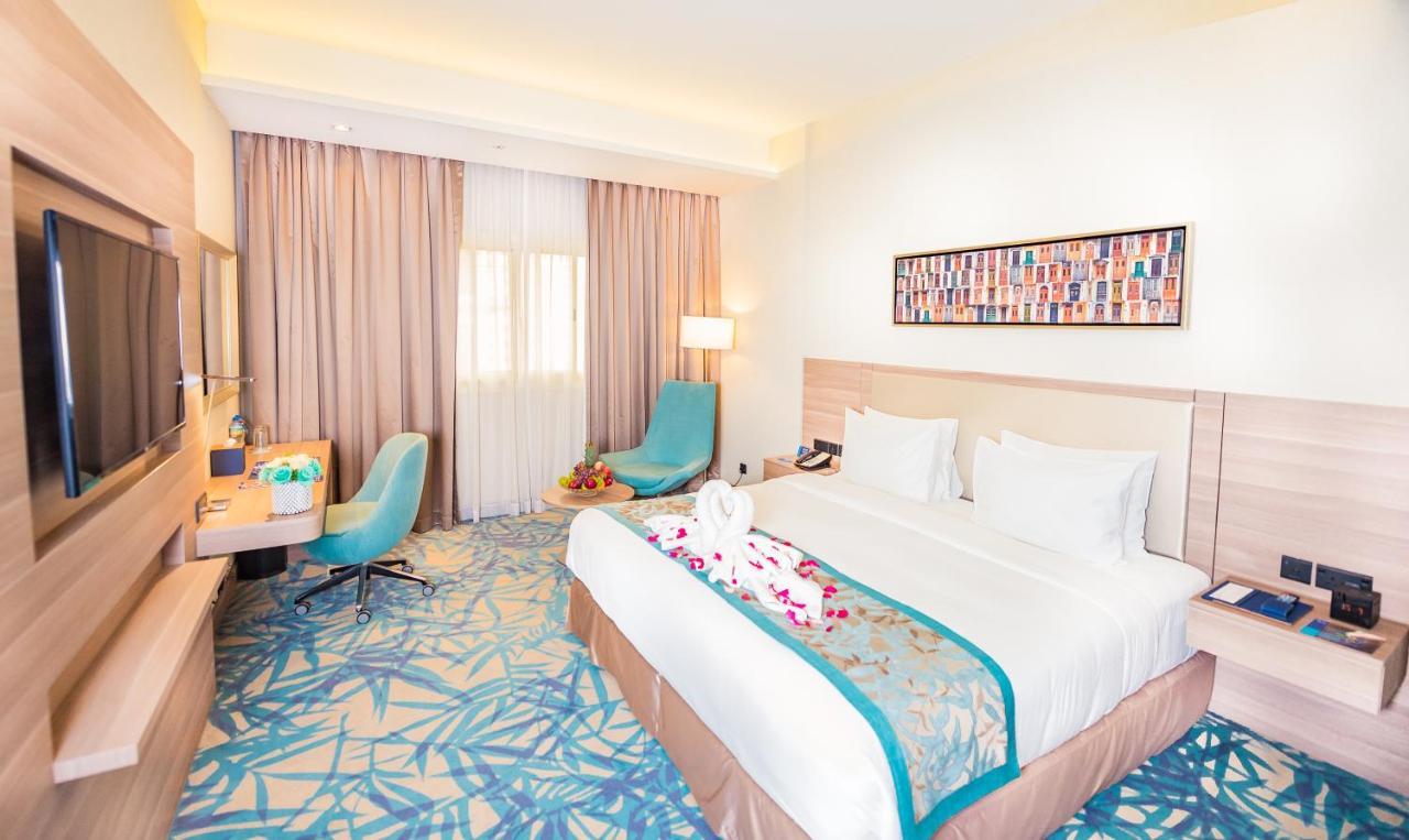 Hotel Mena Plaza Albarsha 4*