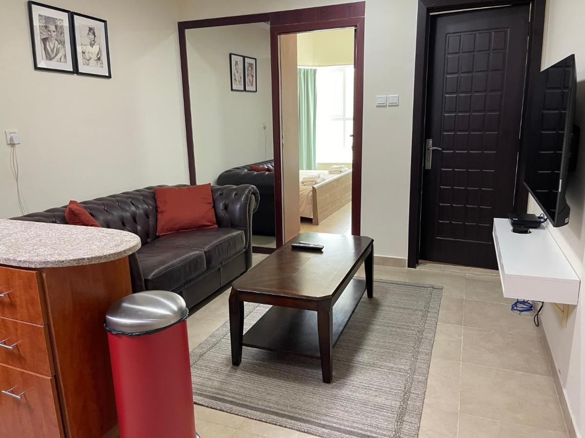 Near Metrocozy & Comfy 1br In Jlt Apartamento