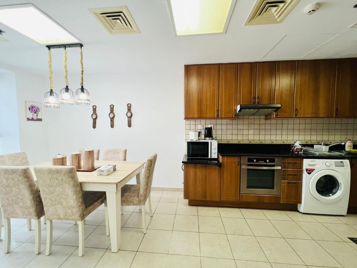 3 Bedroom Sea View Princess Marina ! Walk To Beach Apartamento Dubái
