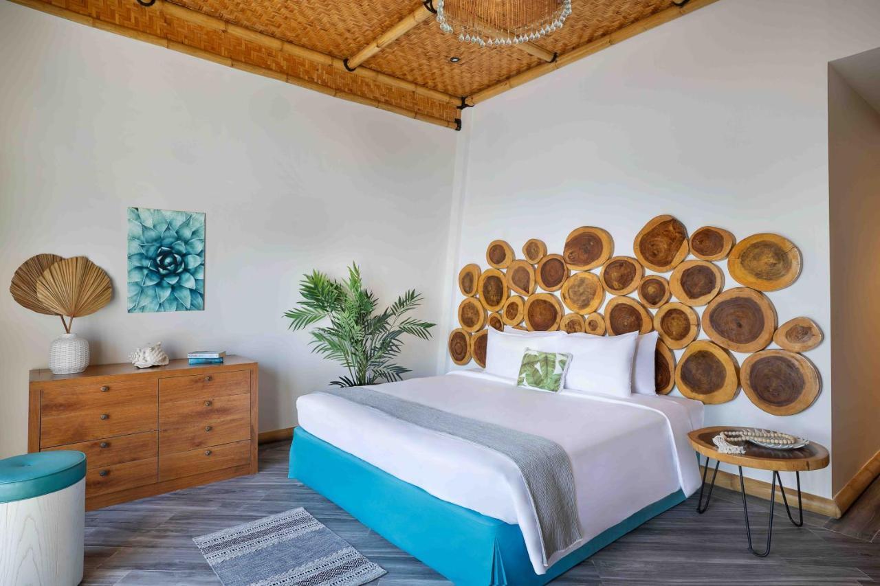 Anantara World Islands