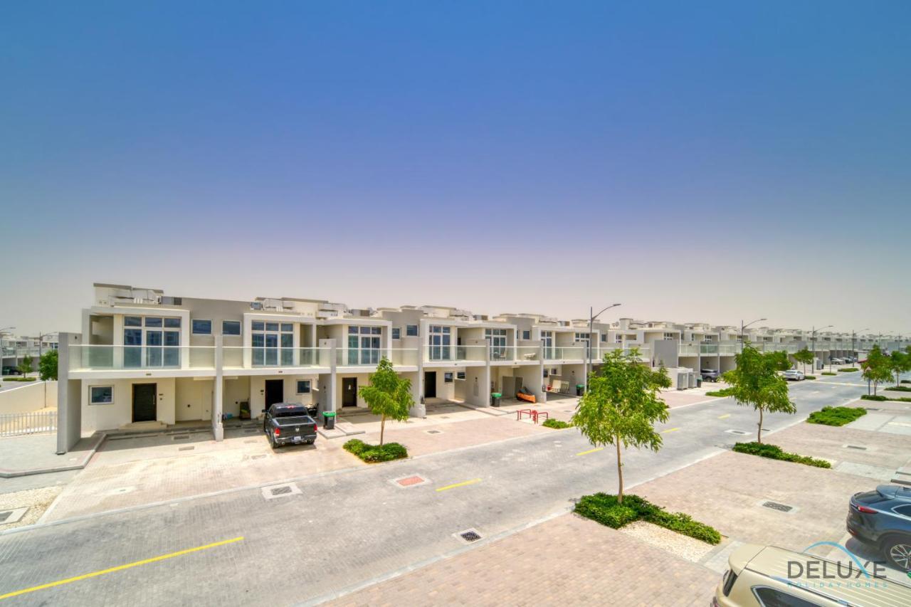 Cheerful 3br Townhouse At Damac Hills 2, Dubailand By Deluxe Homes Dubai